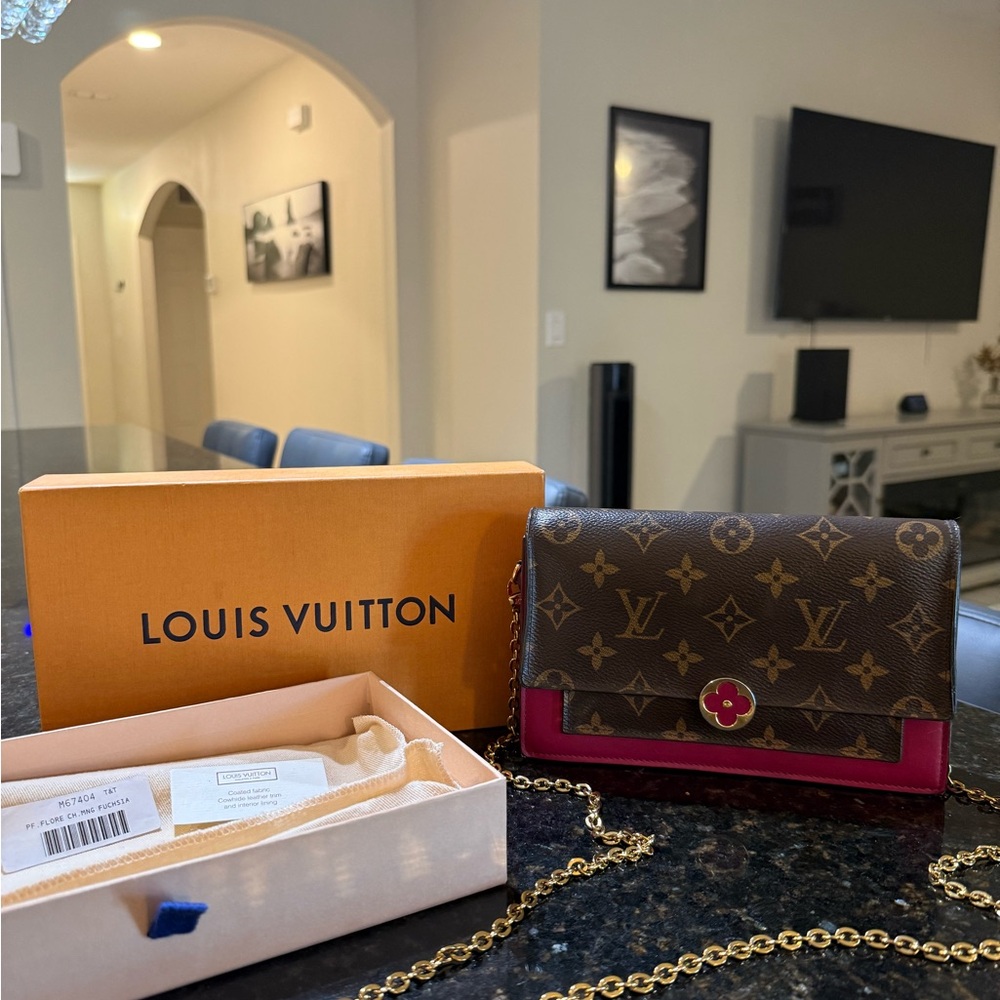 Louis Vuitton Monogram Flore Chain Wallet Fuchsia - Picture 4 of 17
